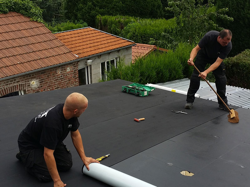 Toitures plates à SainteSophie Rénovation et toiture GLF